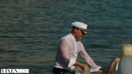 Кадр 3 с порно видео Незабываемый секс на берегу моря с капитаном
