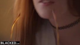 Кадр 2 с порно видео Межрассовая порнуха во все щели