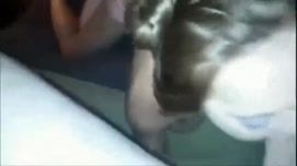 Кадр 4 с порно видео Сексапильная брюнетка отсасывает член у мужа
