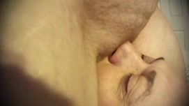 Кадр 8 с порно видео Рыжая толстушка присела на лицо своей большой пиздой