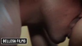 Кадр 3 с порно видео Начальник между ножек своей новой секретарши