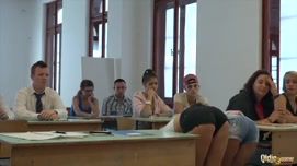 Кадр 3 с порно видео Две горячие студентки устроили секс с преподавателем